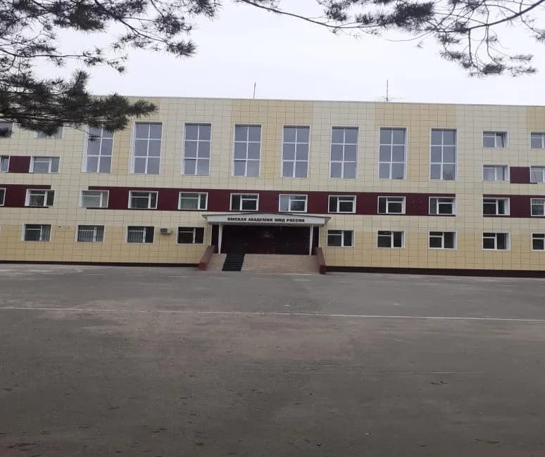 Тот же корпус, вид со стороны плаца